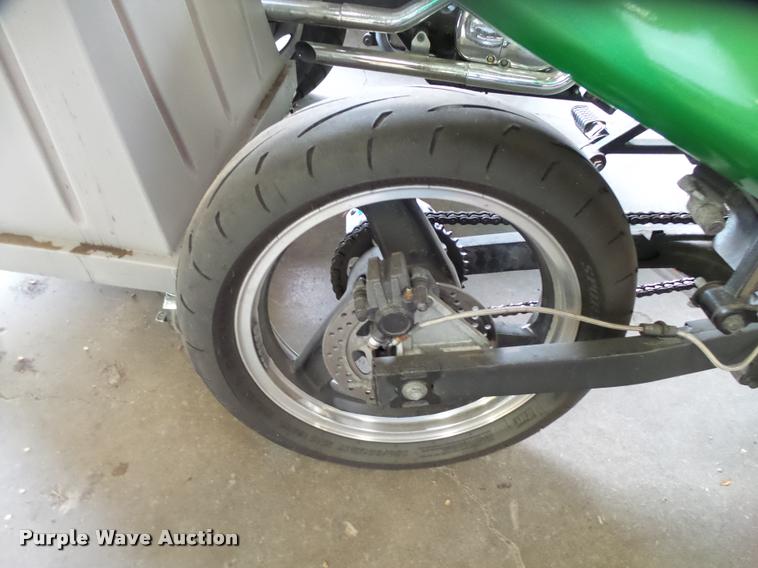 image for item L3322 1996 Kawasaki Ninja motorcycle