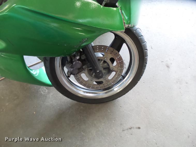 image for item L3322 1996 Kawasaki Ninja motorcycle