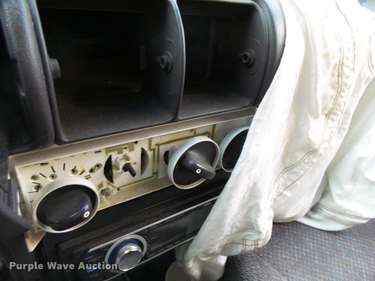 image for item L3323 1999 Plymouth Neon