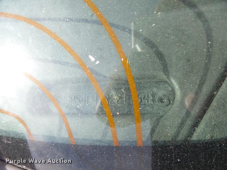 image for item L3327 2001 Chrysler Town & Country van