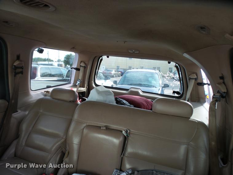 image for item L3328 1999 Lincoln Navigator SUV