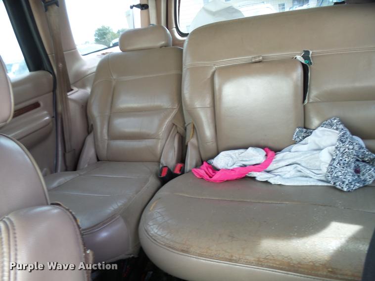 image for item L3328 1999 Lincoln Navigator SUV