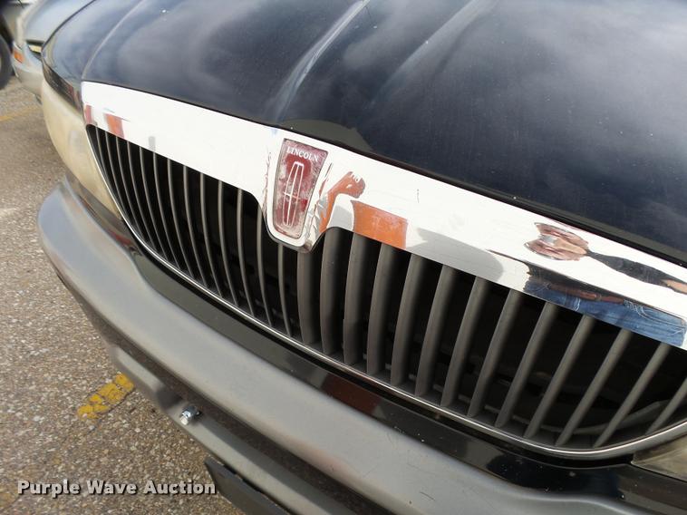 image for item L3328 1999 Lincoln Navigator SUV
