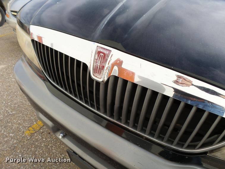 image for item L3328 1999 Lincoln Navigator SUV