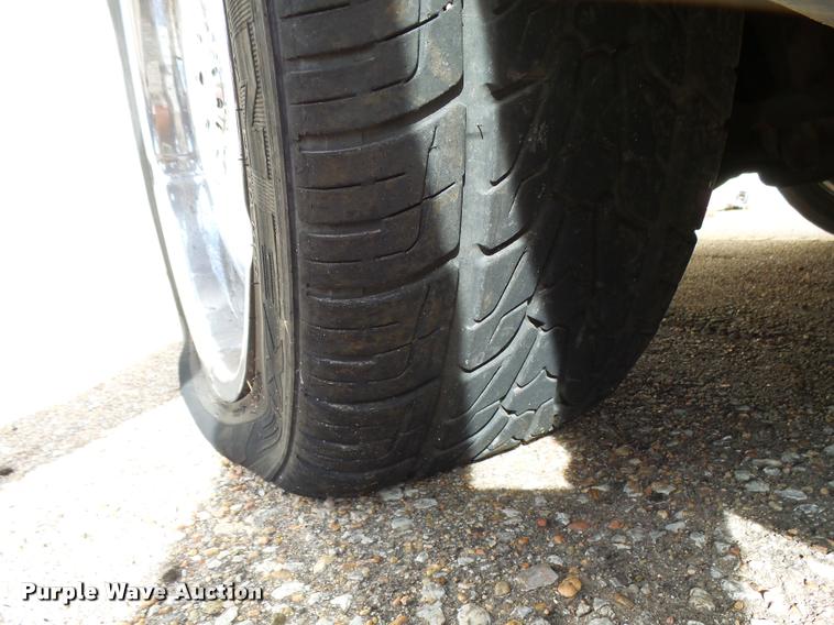 image for item L3328 1999 Lincoln Navigator SUV