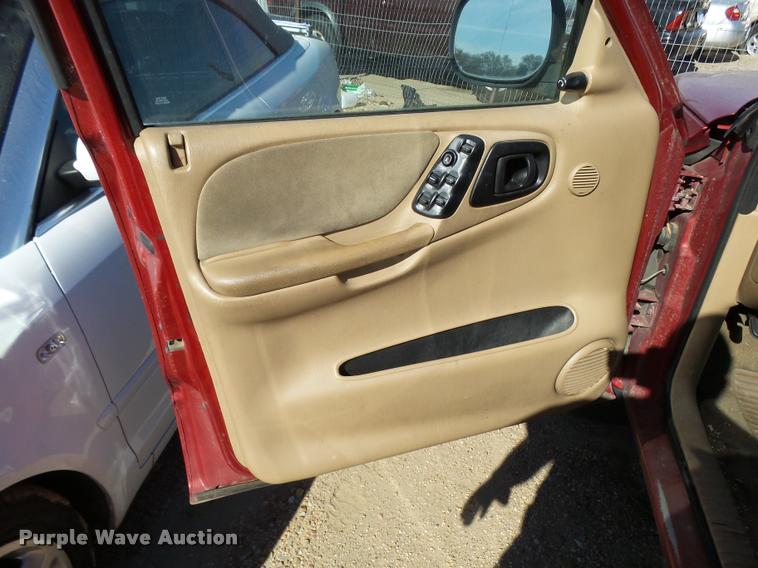 image for item L3358 1999 Dodge Durango SUV