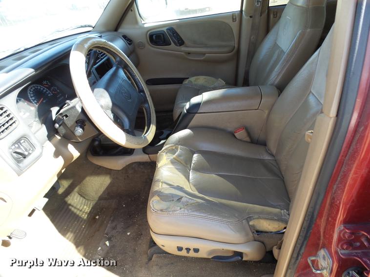 image for item L3358 1999 Dodge Durango SUV