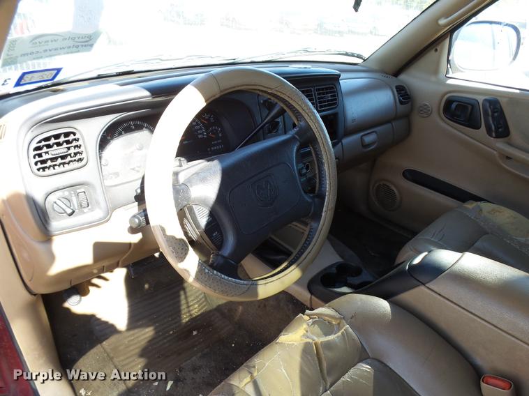 image for item L3358 1999 Dodge Durango SUV