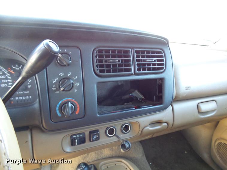 image for item L3358 1999 Dodge Durango SUV