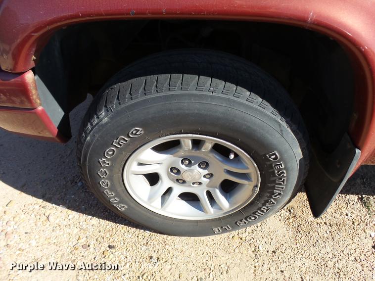 image for item L3358 1999 Dodge Durango SUV