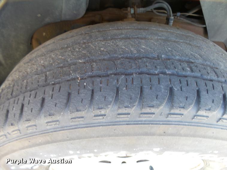 image for item L3358 1999 Dodge Durango SUV