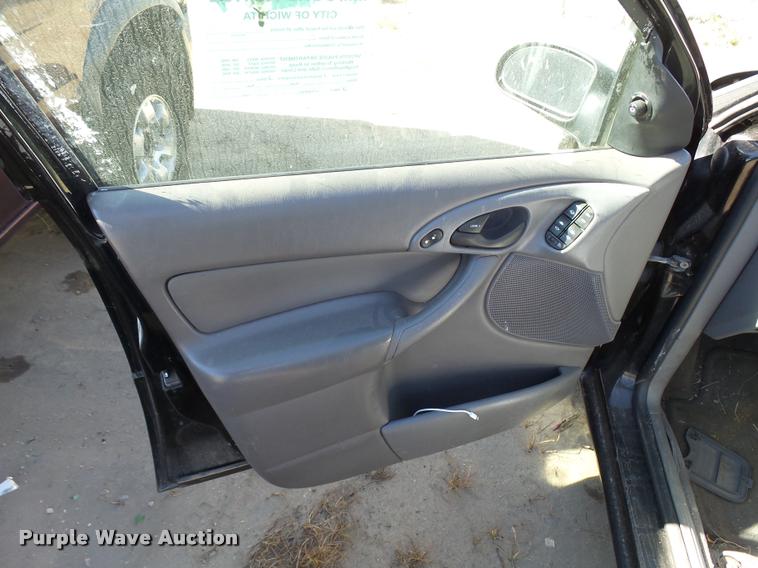 image for item L3360 2002 Ford Focus