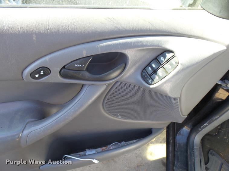 image for item L3360 2002 Ford Focus