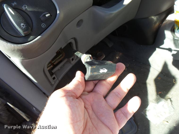 image for item L3360 2002 Ford Focus