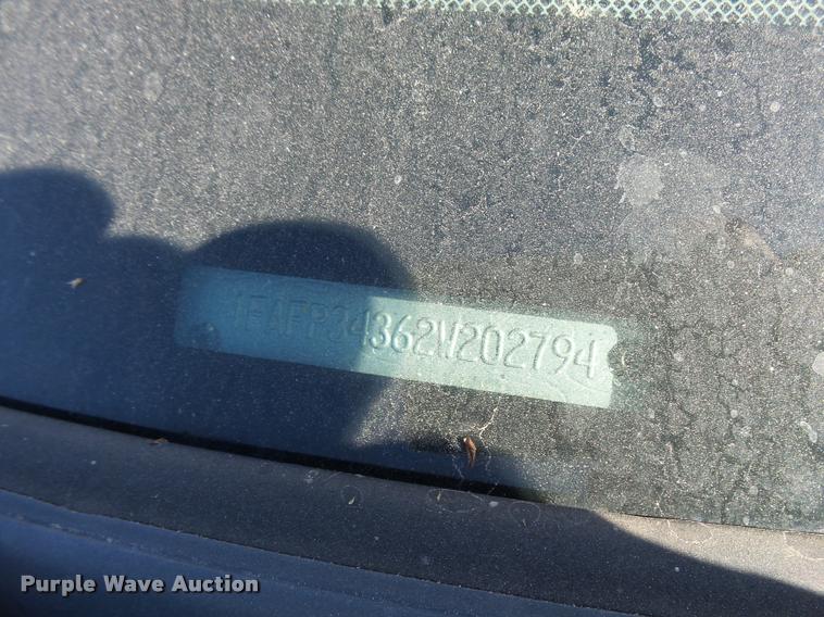 image for item L3360 2002 Ford Focus