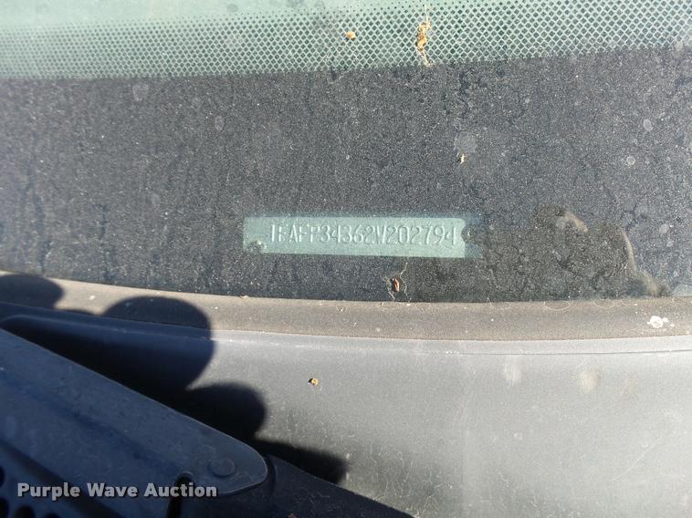 image for item L3360 2002 Ford Focus