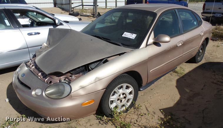 image for item L3364 1996 Ford Taurus