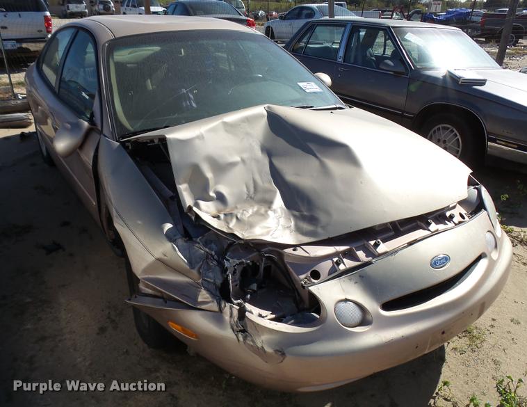image for item L3364 1996 Ford Taurus
