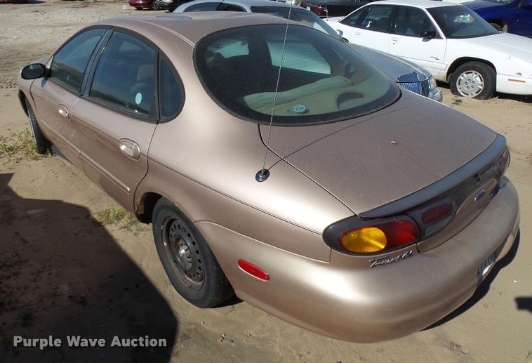 image for item L3364 1996 Ford Taurus