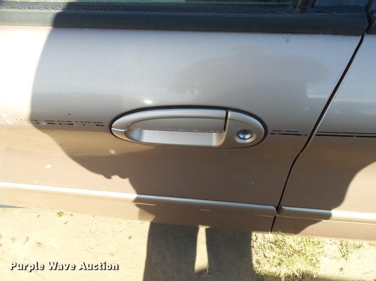 image for item L3364 1996 Ford Taurus