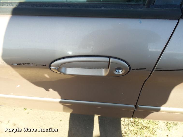 image for item L3364 1996 Ford Taurus