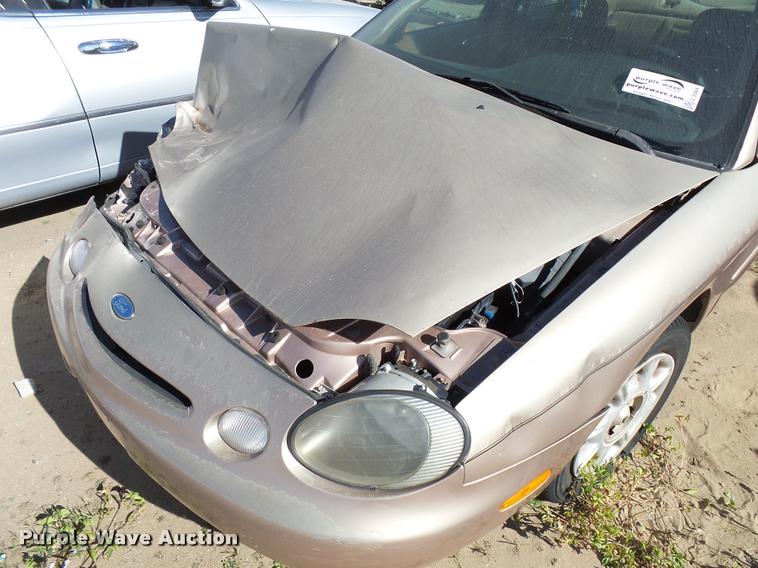 image for item L3364 1996 Ford Taurus