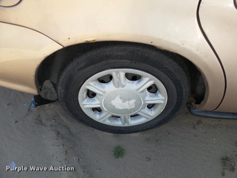 image for item L3364 1996 Ford Taurus
