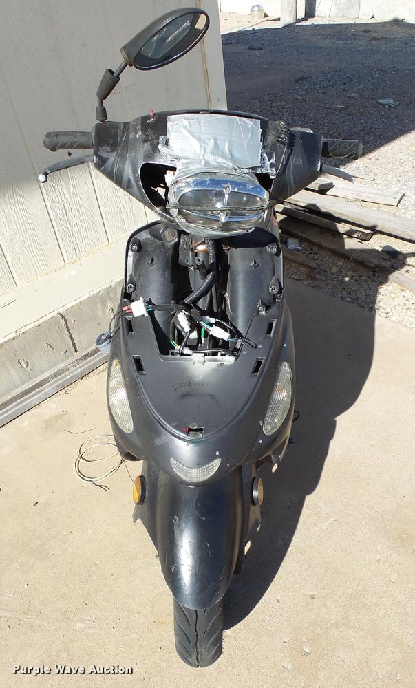 image for item L3365 2015 Tao Tao moped