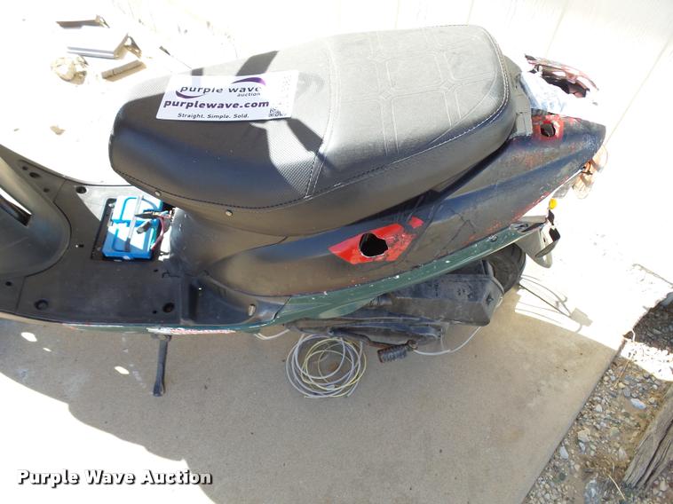 image for item L3365 2015 Tao Tao moped