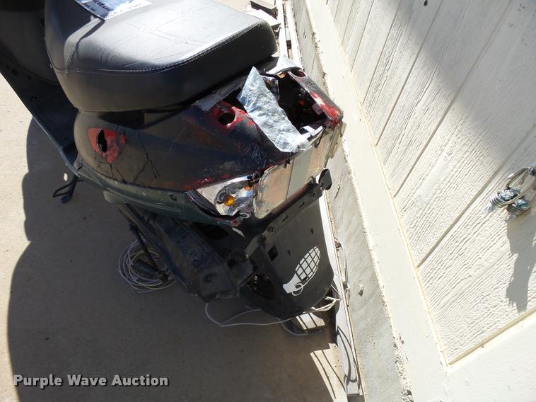 image for item L3365 2015 Tao Tao moped