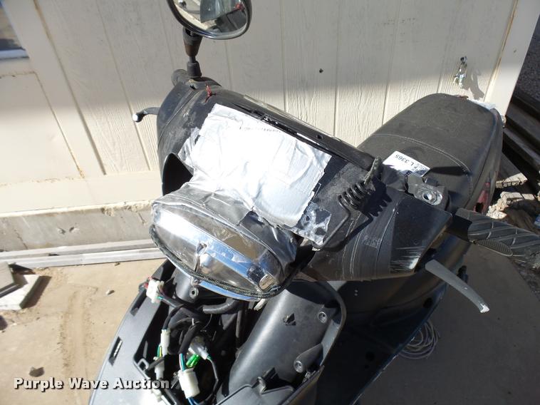 image for item L3365 2015 Tao Tao moped