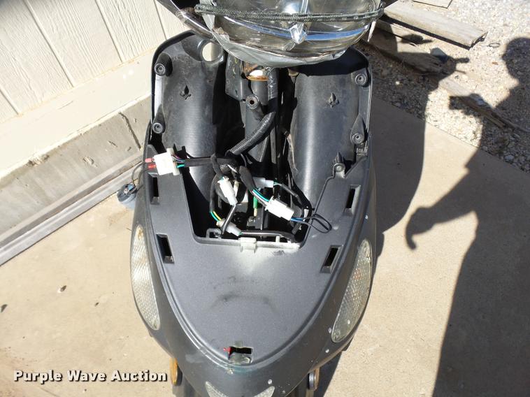 image for item L3365 2015 Tao Tao moped