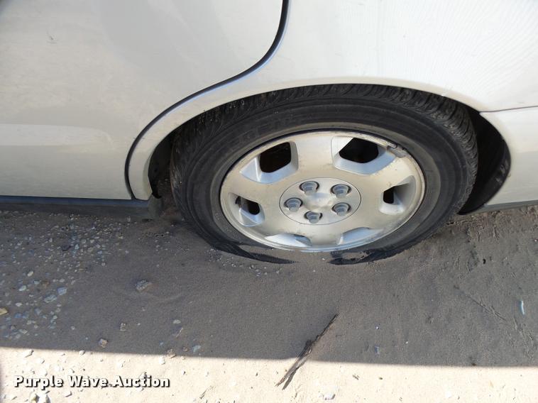 image for item L3366 2002 Saturn LS L200