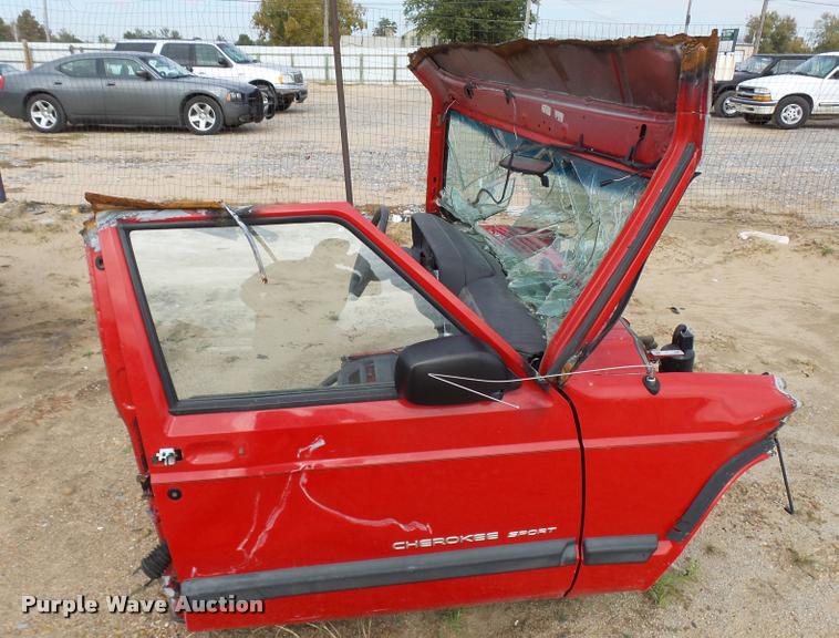image for item L3384 2000 Jeep Cherokee parts