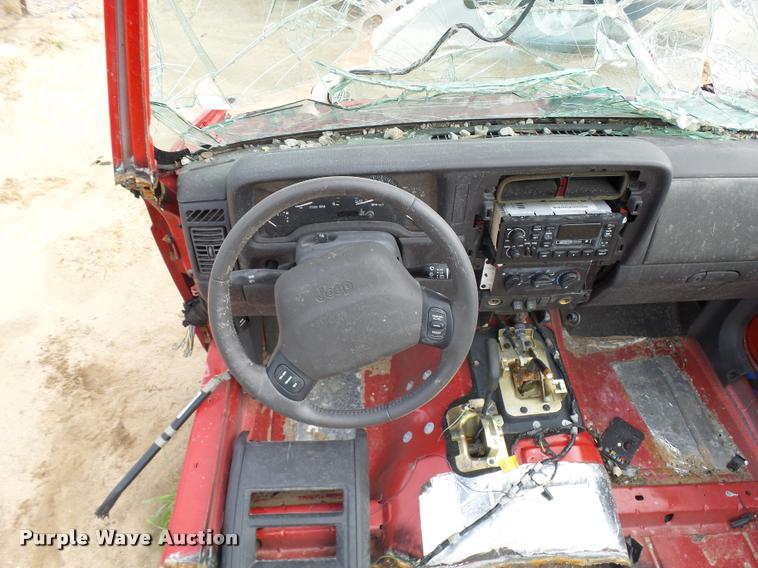 image for item L3384 2000 Jeep Cherokee parts