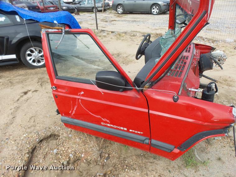 image for item L3384 2000 Jeep Cherokee parts