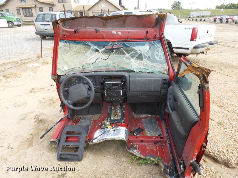 image for item L3384 2000 Jeep Cherokee parts