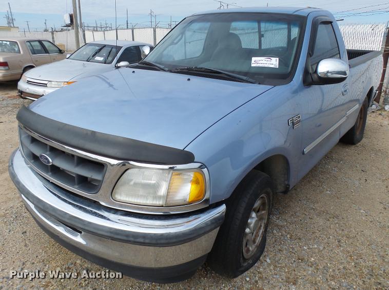 image for item L3385 1998 Ford F150 pickup truck