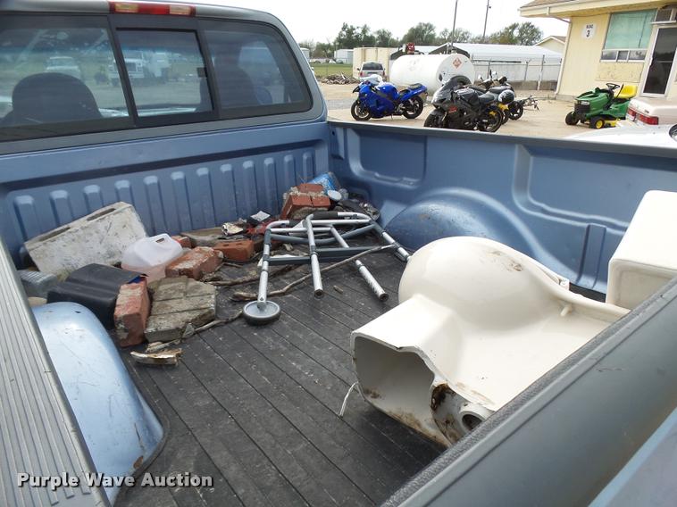 image for item L3385 1998 Ford F150 pickup truck