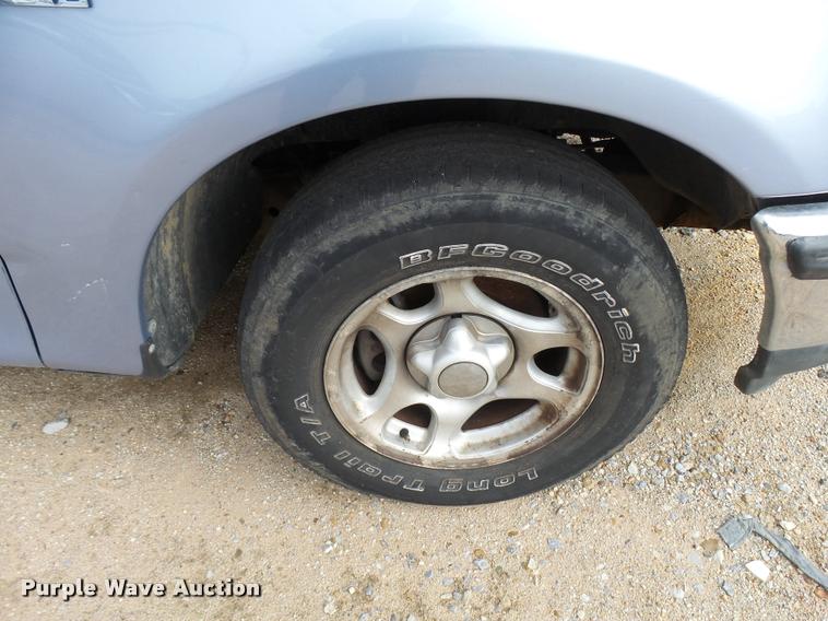 image for item L3385 1998 Ford F150 pickup truck