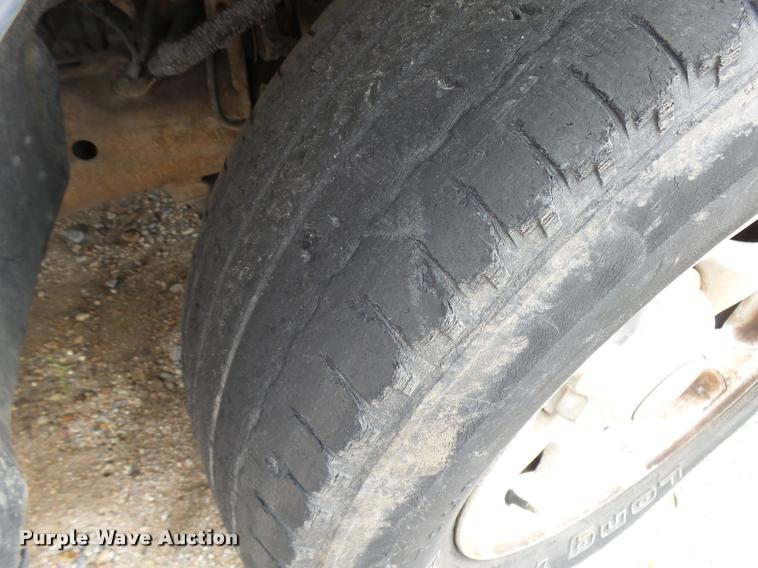 image for item L3385 1998 Ford F150 pickup truck