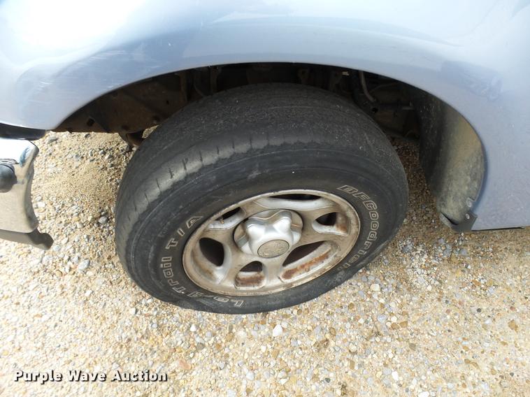 image for item L3385 1998 Ford F150 pickup truck