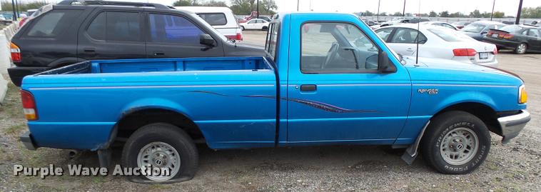 image for item L3386 1993 Ford Ranger pickup truck