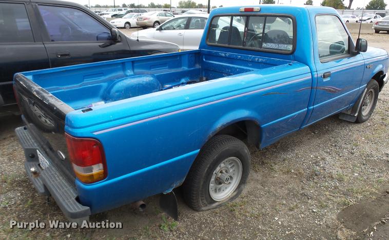 image for item L3386 1993 Ford Ranger pickup truck