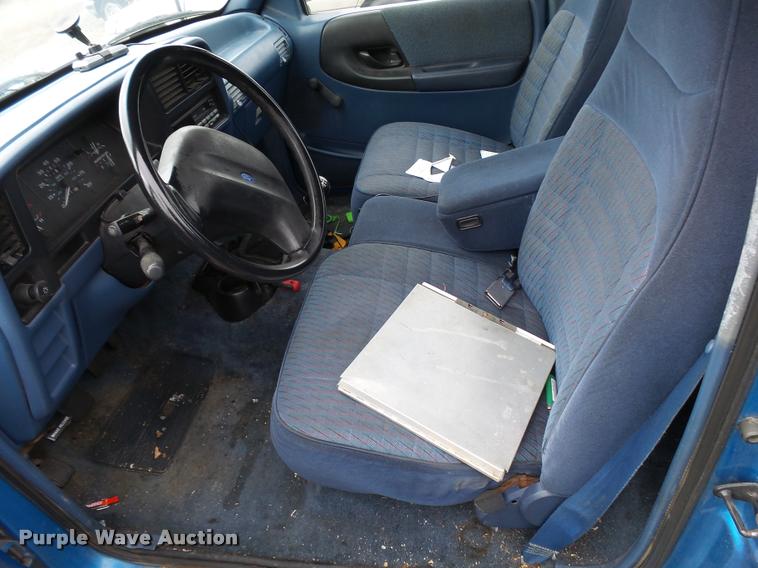 image for item L3386 1993 Ford Ranger pickup truck