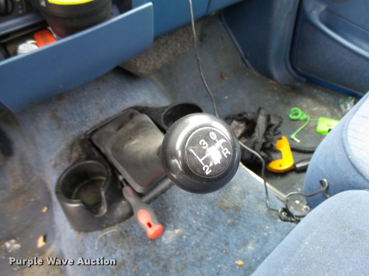 image for item L3386 1993 Ford Ranger pickup truck