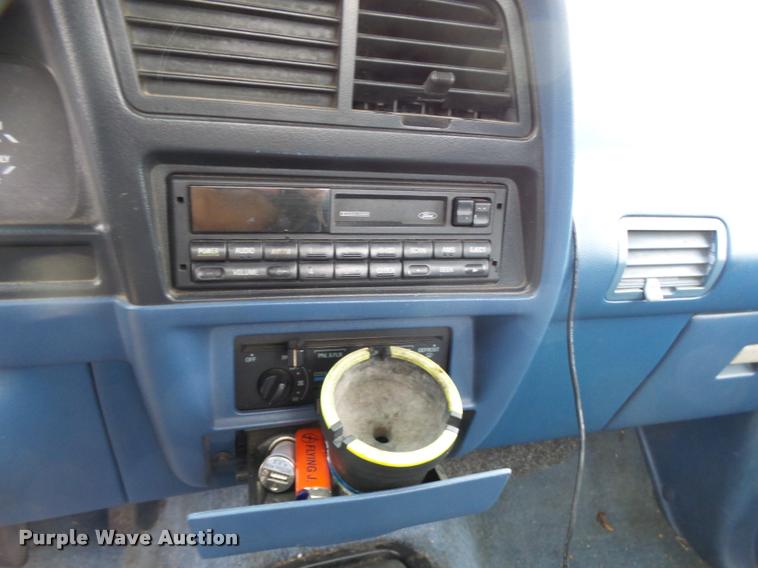 image for item L3386 1993 Ford Ranger pickup truck