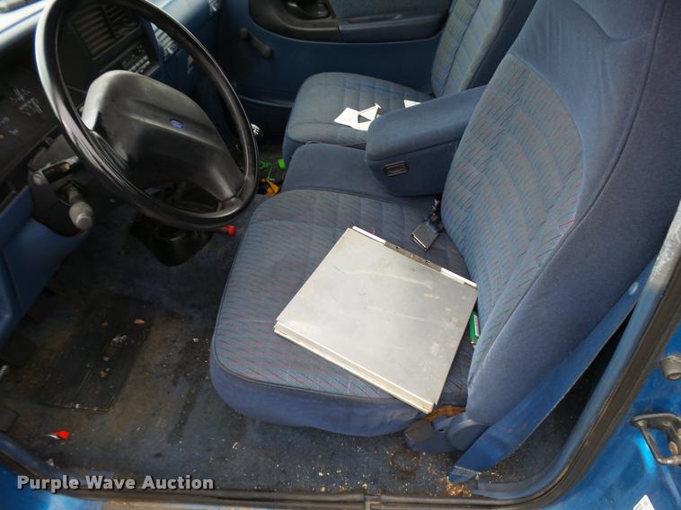 image for item L3386 1993 Ford Ranger pickup truck