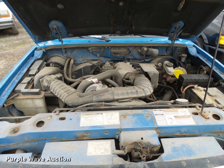 image for item L3386 1993 Ford Ranger pickup truck