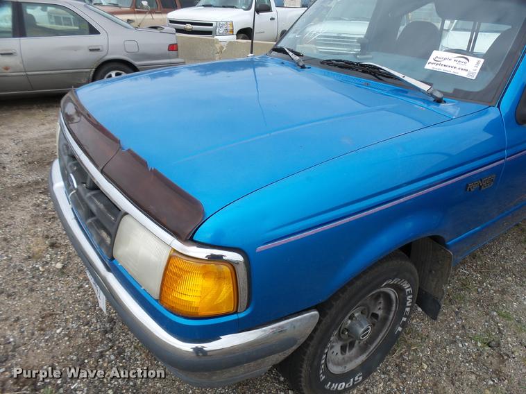 image for item L3386 1993 Ford Ranger pickup truck